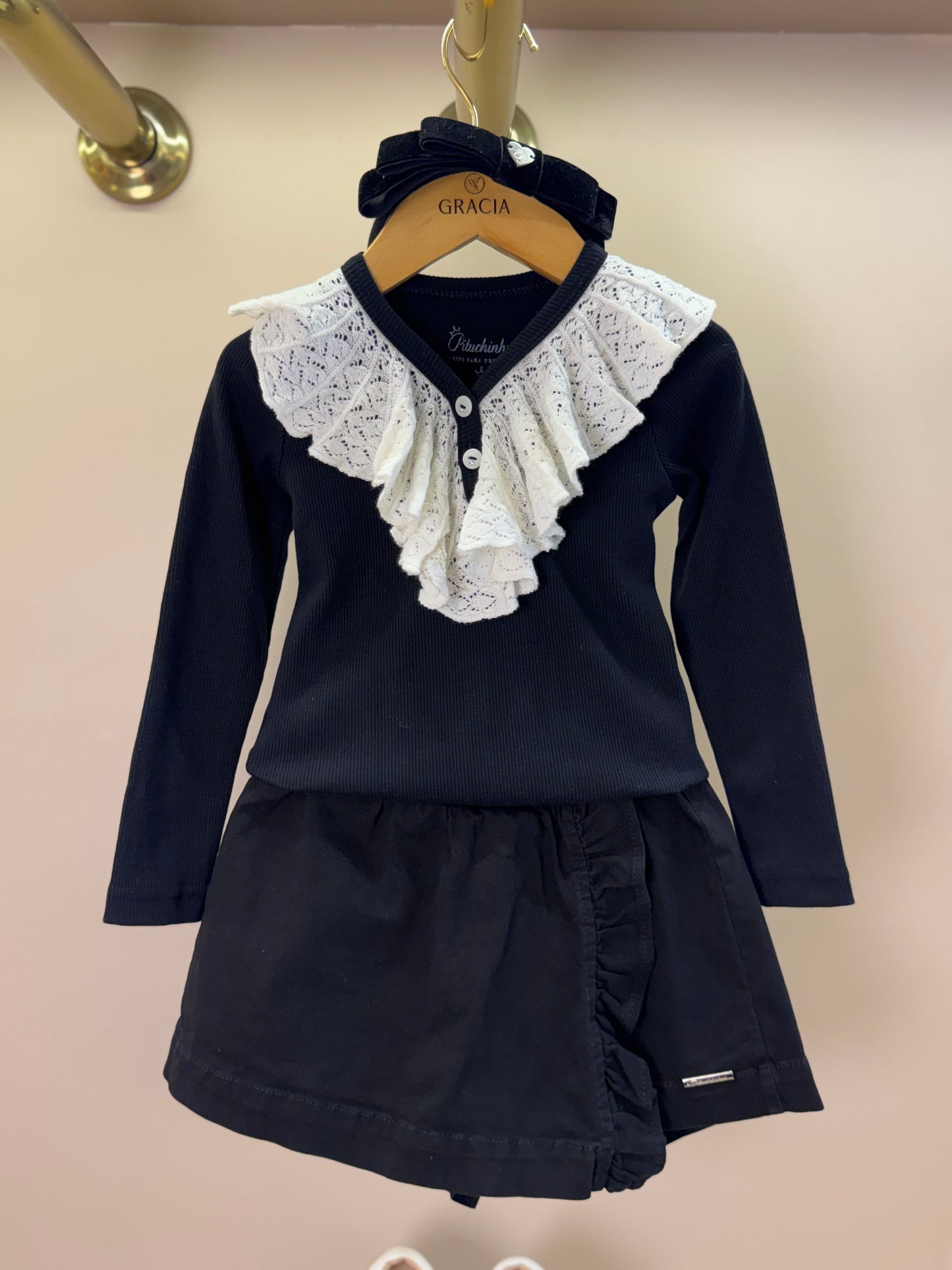 Conjunto Infantil Blusa Tricot ML Jabô Botões e Saia Sarja Babadinho Preto - Pituchinhus