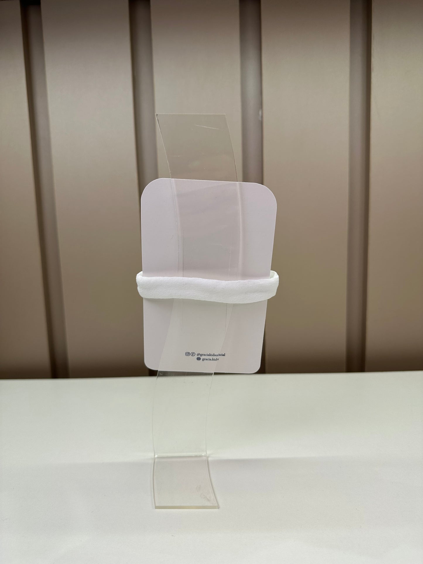 Faixa Bebê Laço Pérola Flores Bordadas Vermelhas - Roana