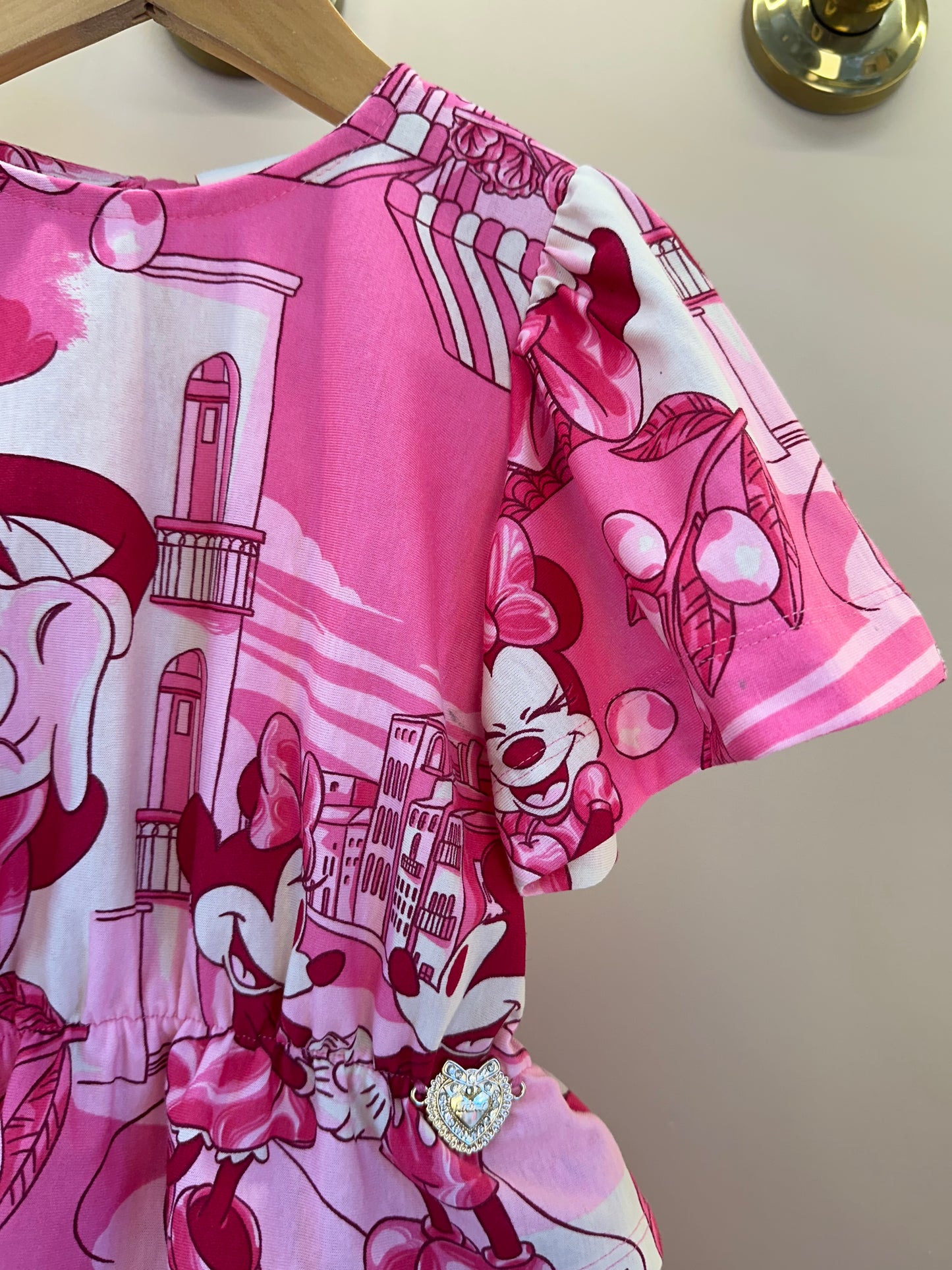 Conjunto Infantil  Blusa Minnie Mundo e Saia Minnie - Animê