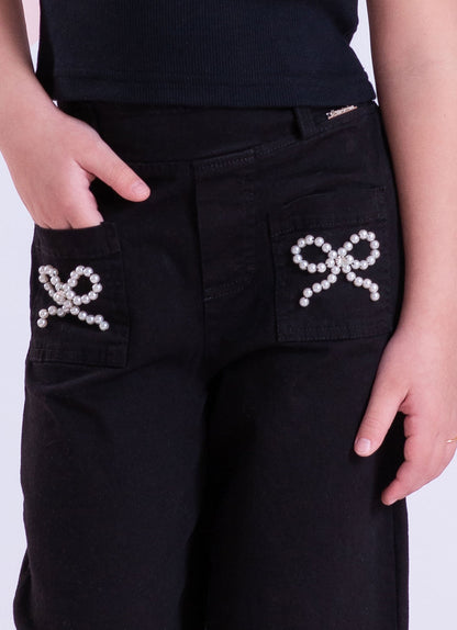 Conjunto Infantil Casaco Tricot Lacinhos Bordados Pérolas e Cristais e Calça Sarja Reta Laços Bordados Bolsos Preta - Pi