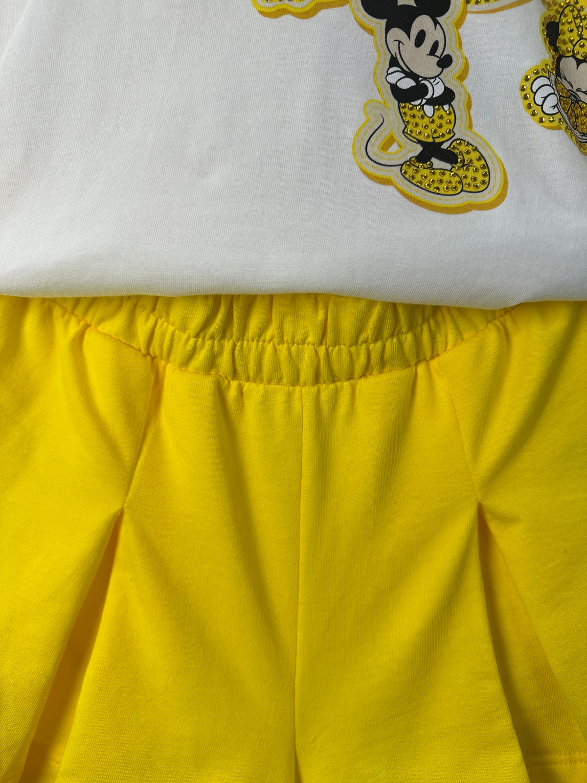 Conjunto Infantil Blusa Minnie e MIckey e Shorts Saia Amarelo Com Pregas - Animê