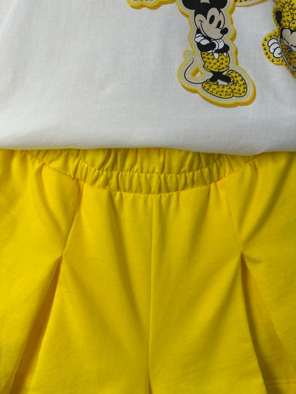 Conjunto Infantil Blusa Minnie e MIckey e Shorts Saia Amarelo Com Pregas - Animê