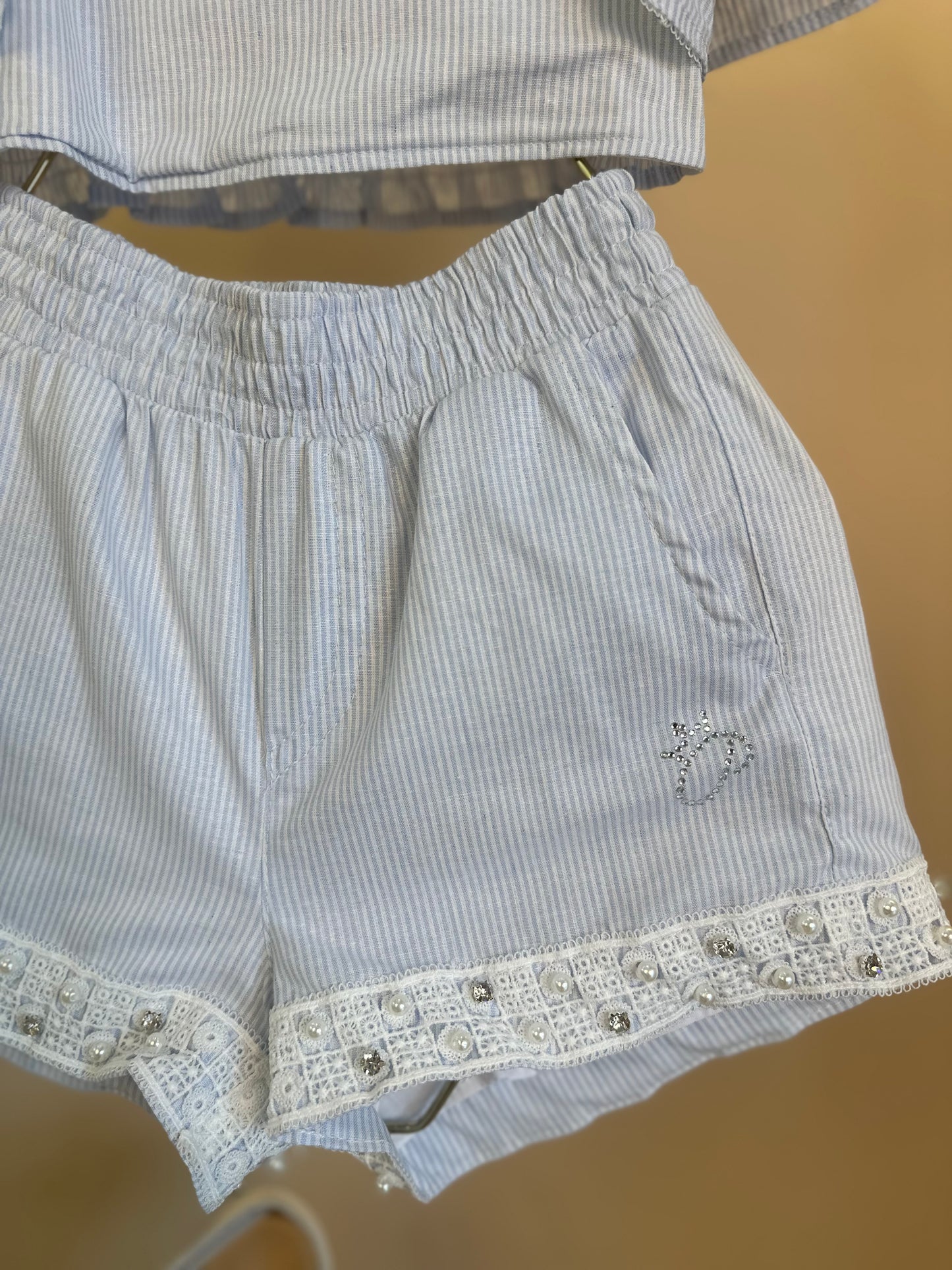 Conjunto Infantil Blusa e Shorts Algodão Listrado Renda Bordada - Pituchinhus
