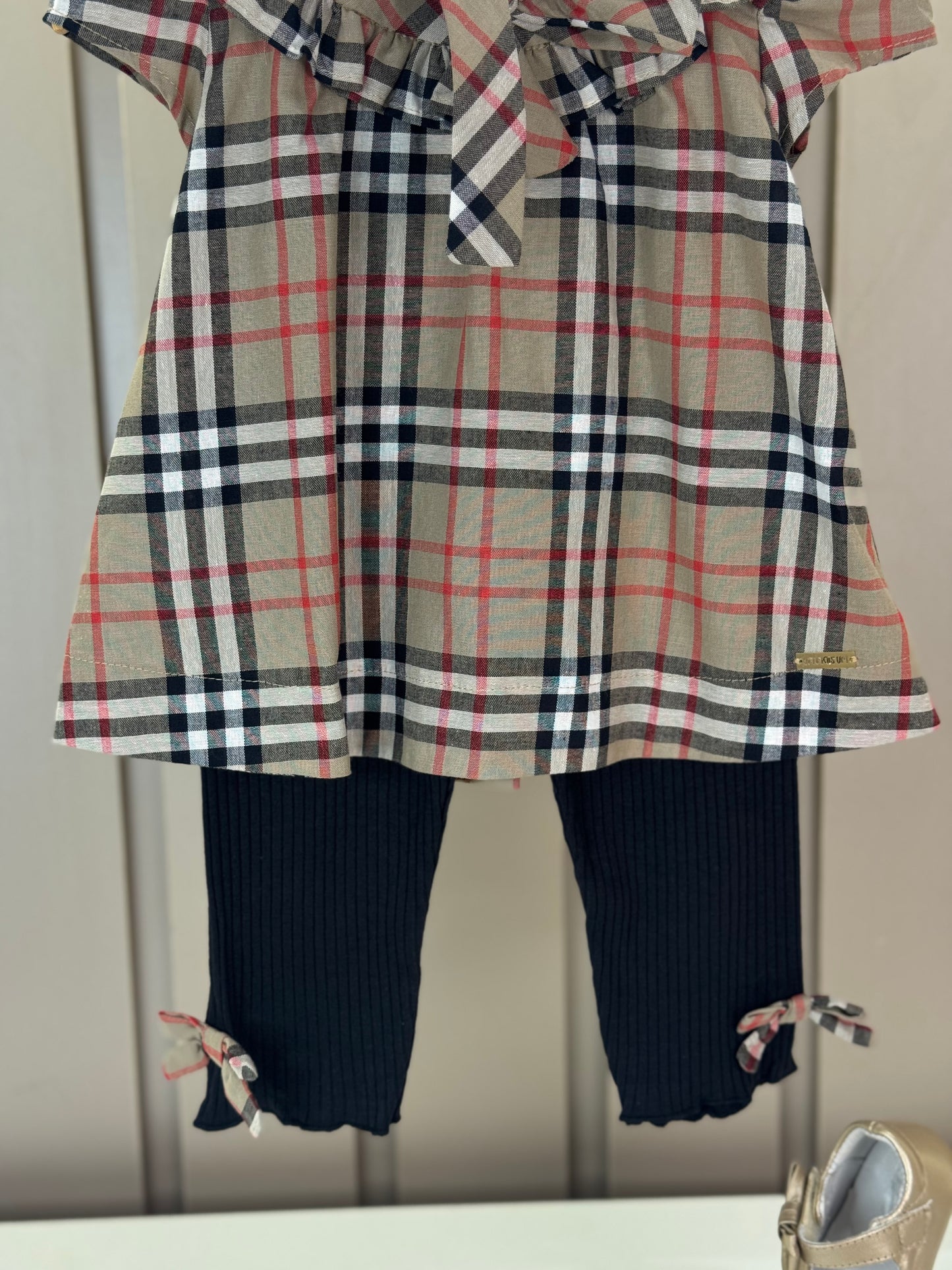Conjunto Baby Algodão Bata Xadrez e Legging Preta - Um Mais Um