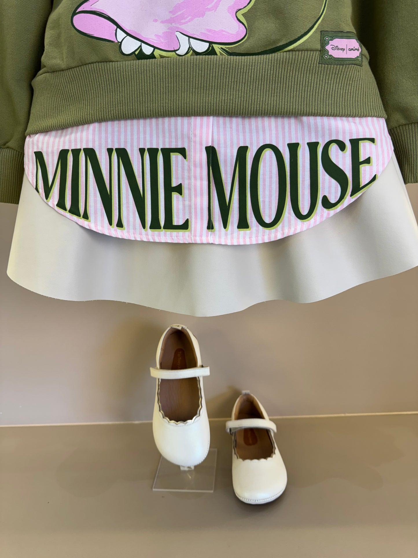 Conjunto Infantil Casaco Minnie Mouse Verde Forest e Saia Couro Tech Bege Vanilla - Animê