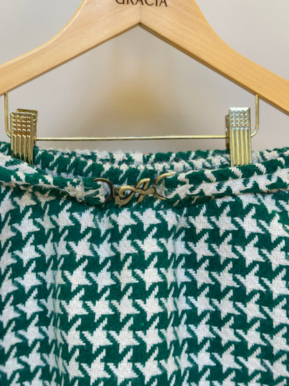 Conjunto Infantil Blusa Canelada Essentials e Saia Tweed Xadrez Verde -Animê