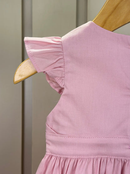 Vestido Bebê Algodão Rodado Bolsos e Bordado Floral Rosa Claro - Um Mais Um