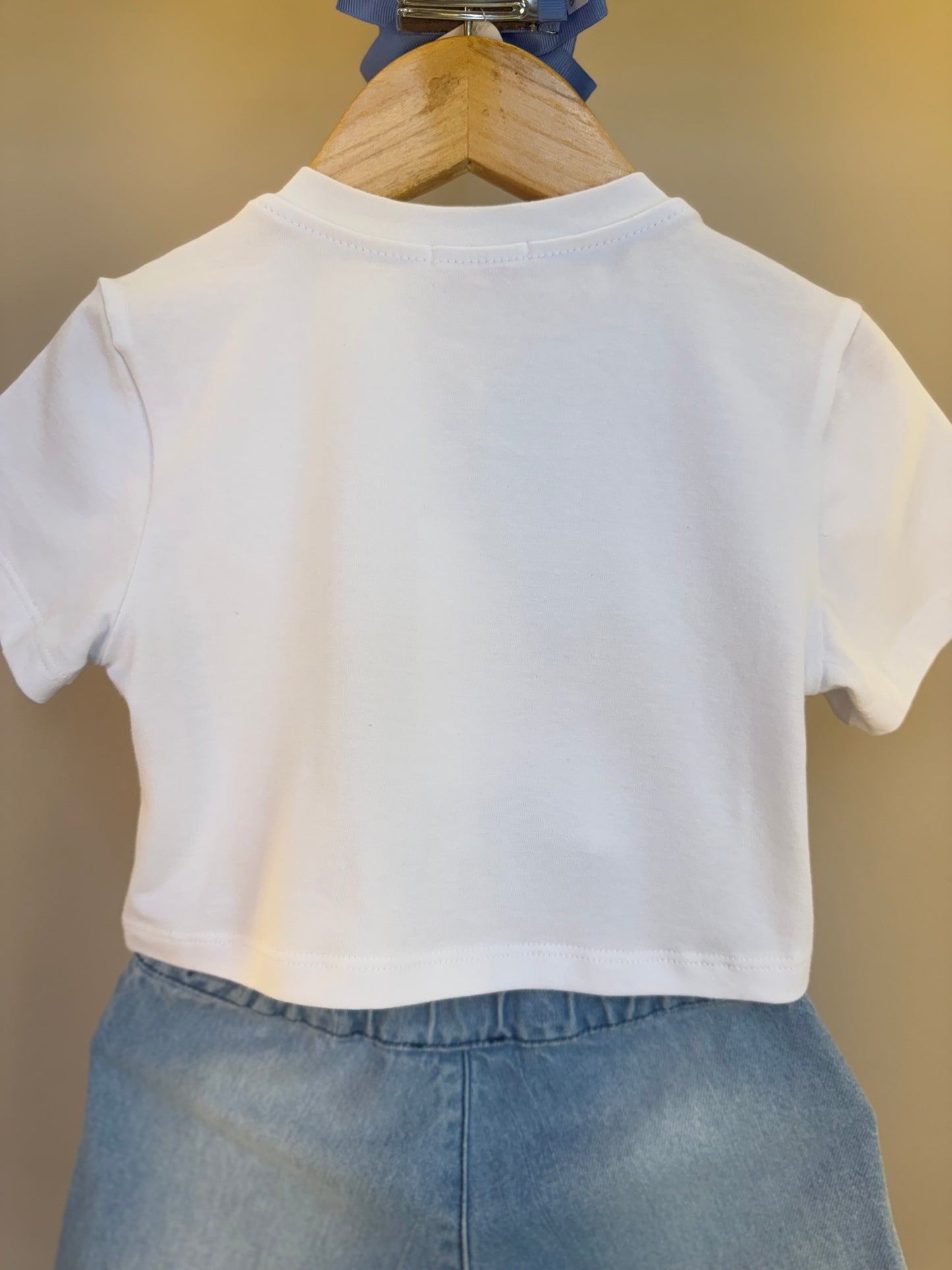 Conjunto Infantil Blusa Algodão Conchas e Shorts-saia Jeans Bordados e Crochê Estrelas do Mar - Luluzinha