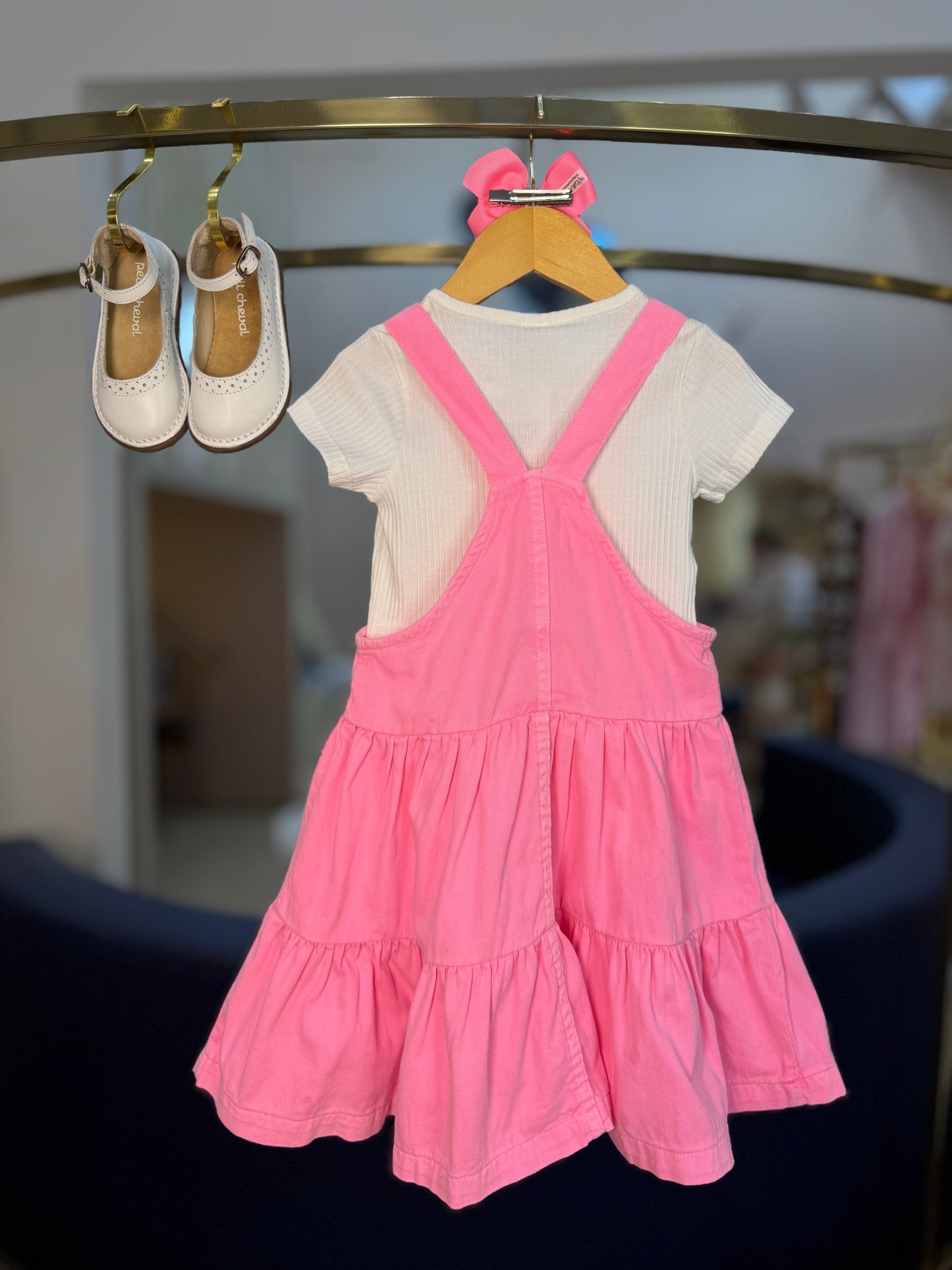 Conjunto Infantil Salopete Sarja Rosa Fluor com Blusa Canelada Off - Momi