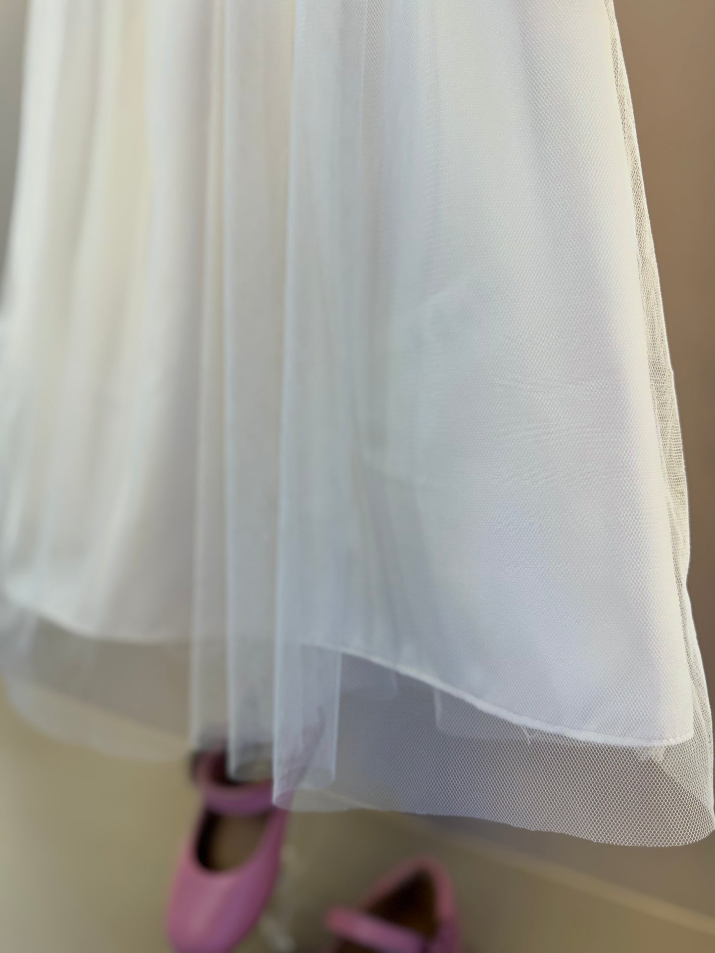 Vestido Infntil Tule Amplo Bordadinhos Gola Bege - Mon Sucré