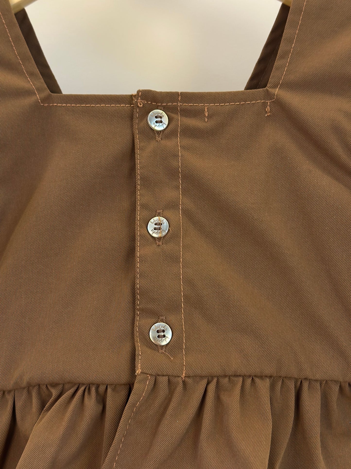Conjunto Infantil Blusa e Shorts  Sarja Bordado Manual Marrom - Luluzinha