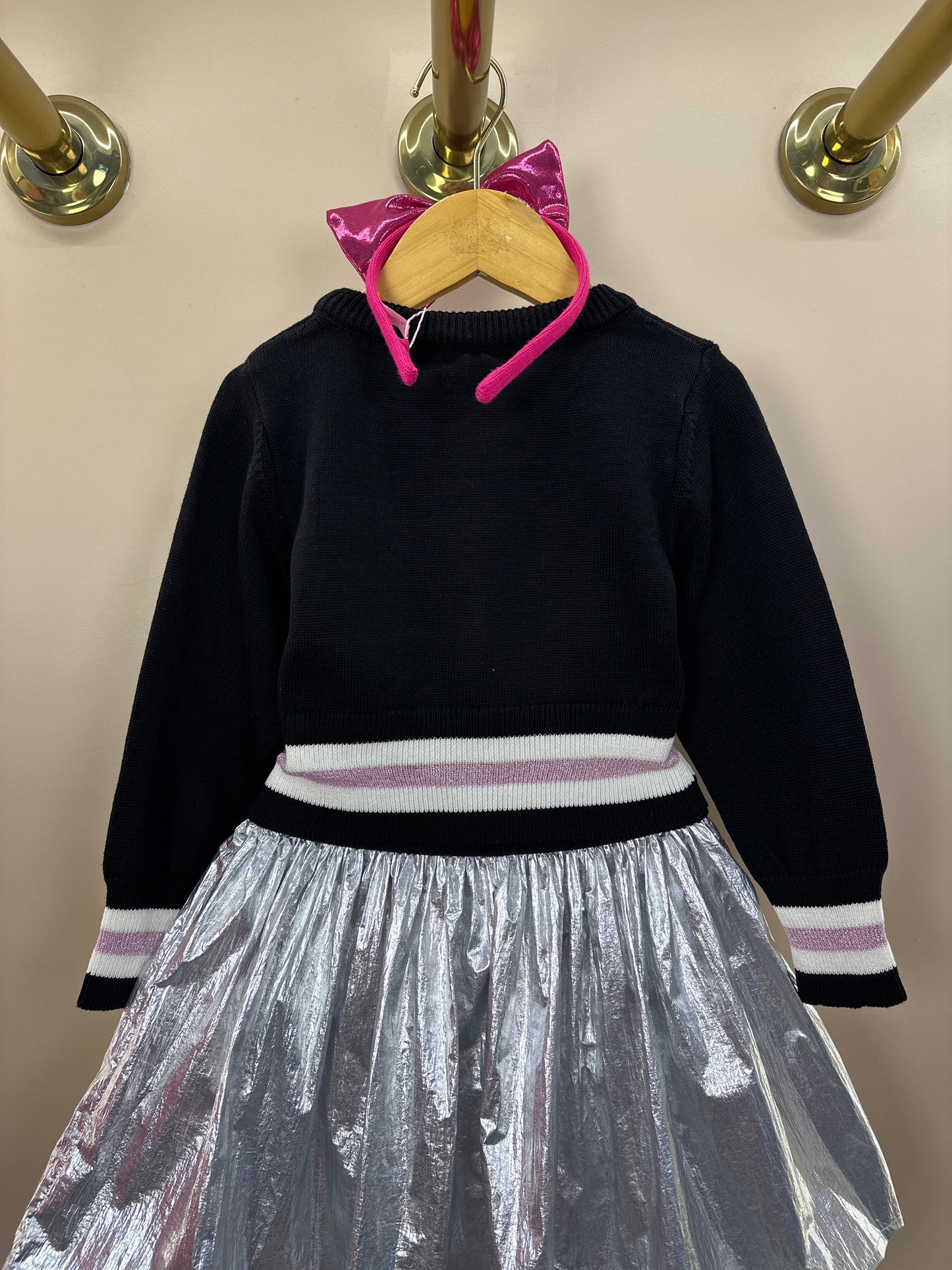 Conjunto Infantil Blusa Tricot Barbie Color Preta e Saia Prata Patche Barbie - Pituchinhus
