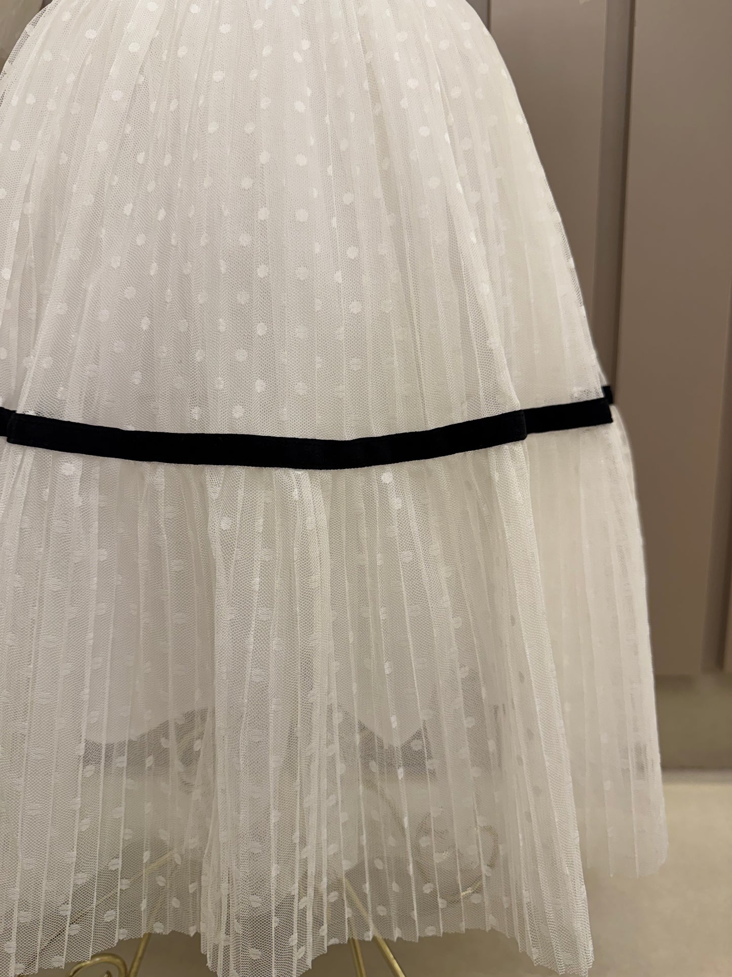 Vestido Infantil Conceito Tule Poá Rodado Aplicações e Laço Veludo Off White - Luluzinha