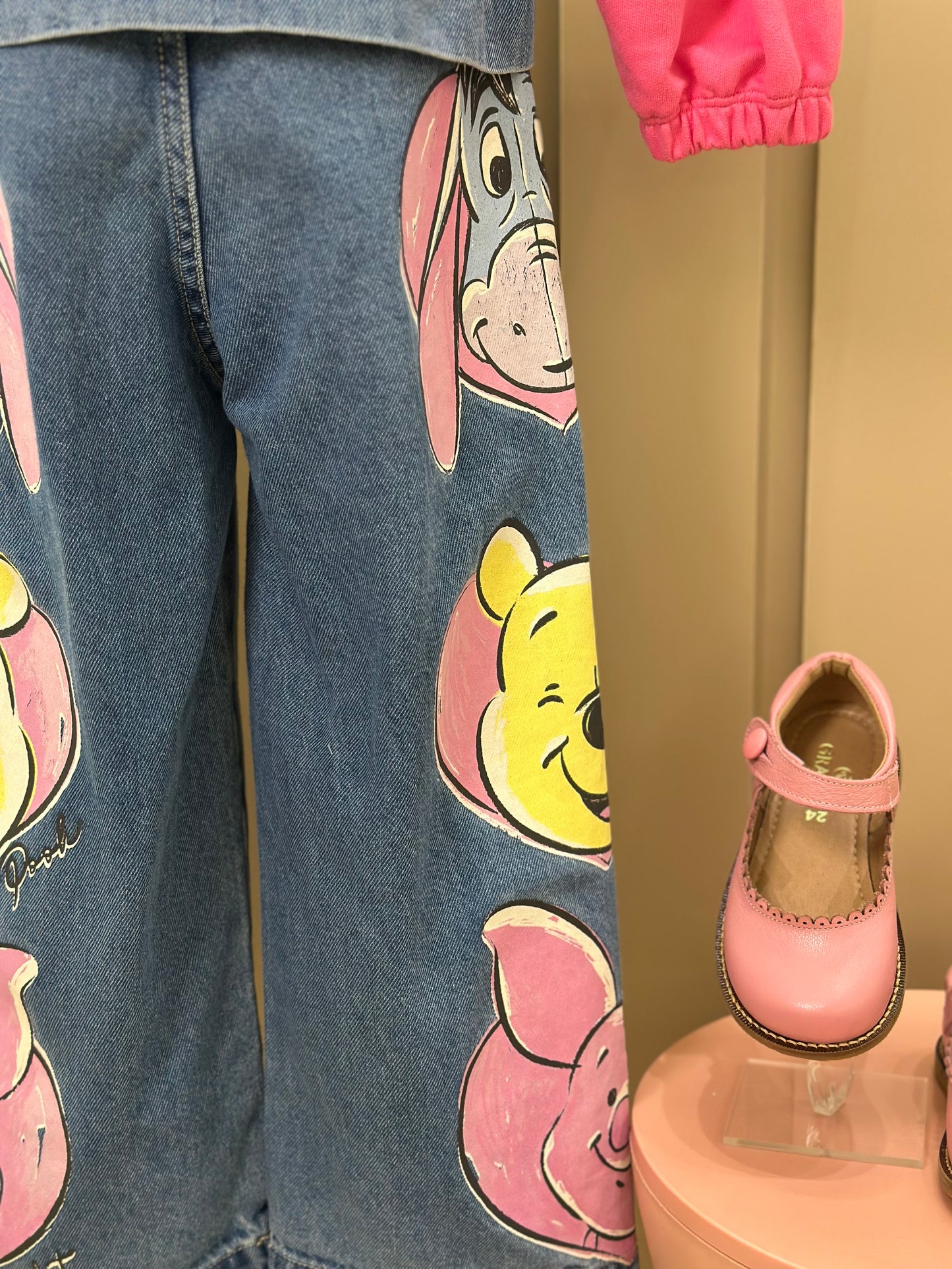 Conjunto Infantil Jaqueta Jeans Moletom Pooh e Calça Jeans Pooh - Animê Petite