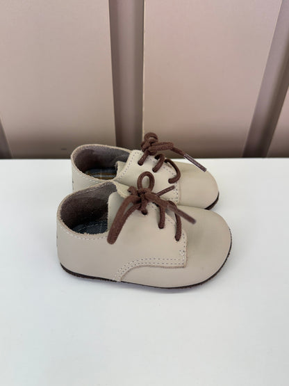 Sapato Bebê Balão Couro Areia - Petit Cheval