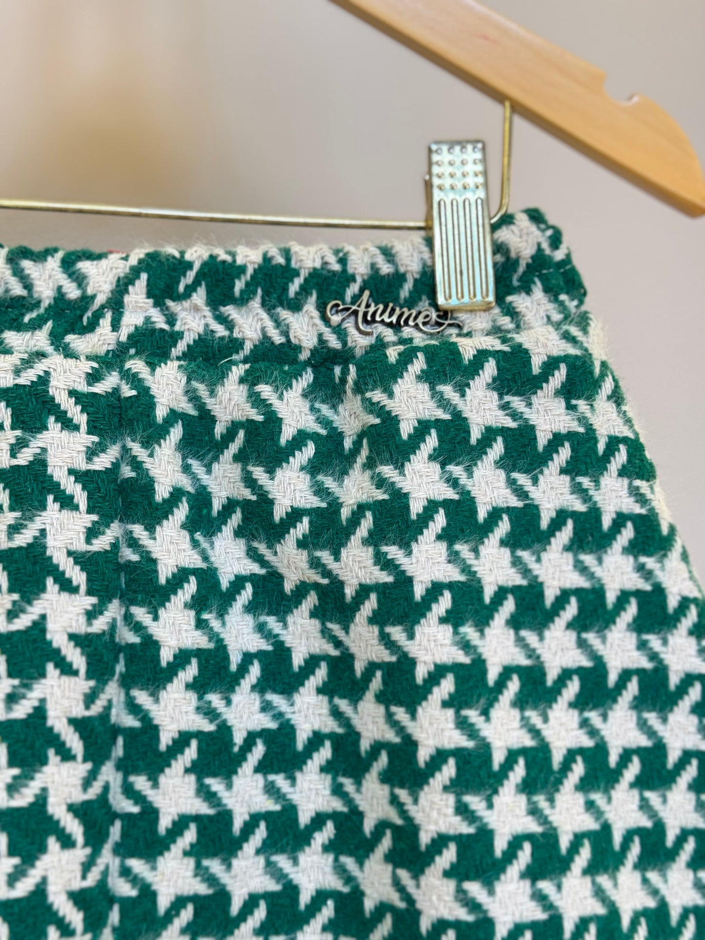 Conjunto Infantil Blusa Canelada Essentials e Saia Tweed Xadrez Verde -Animê
