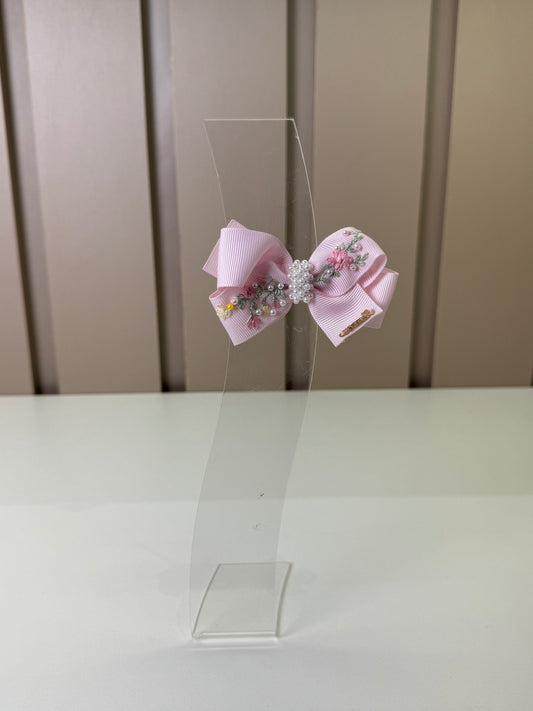 Presilha Infantil Laço Rosa Bordado Flores e Ramos Miolo Pérolas- Roana