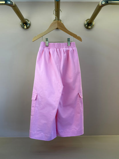 Calça Infantil Cargo Sarja Patches Barbie Rosa Romântico - Pituchinhus