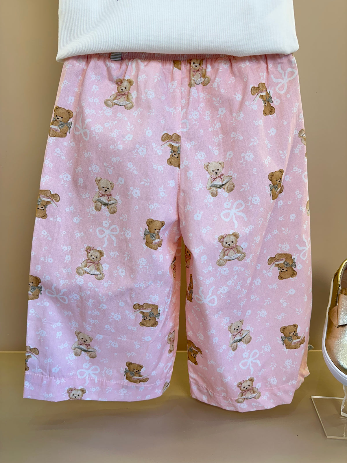 Conjunto Infantil Blusa Ursinho e Laço Nas Costas e Calça Pantacourt Algodão Estampa Ursinhos - Pituchinhus