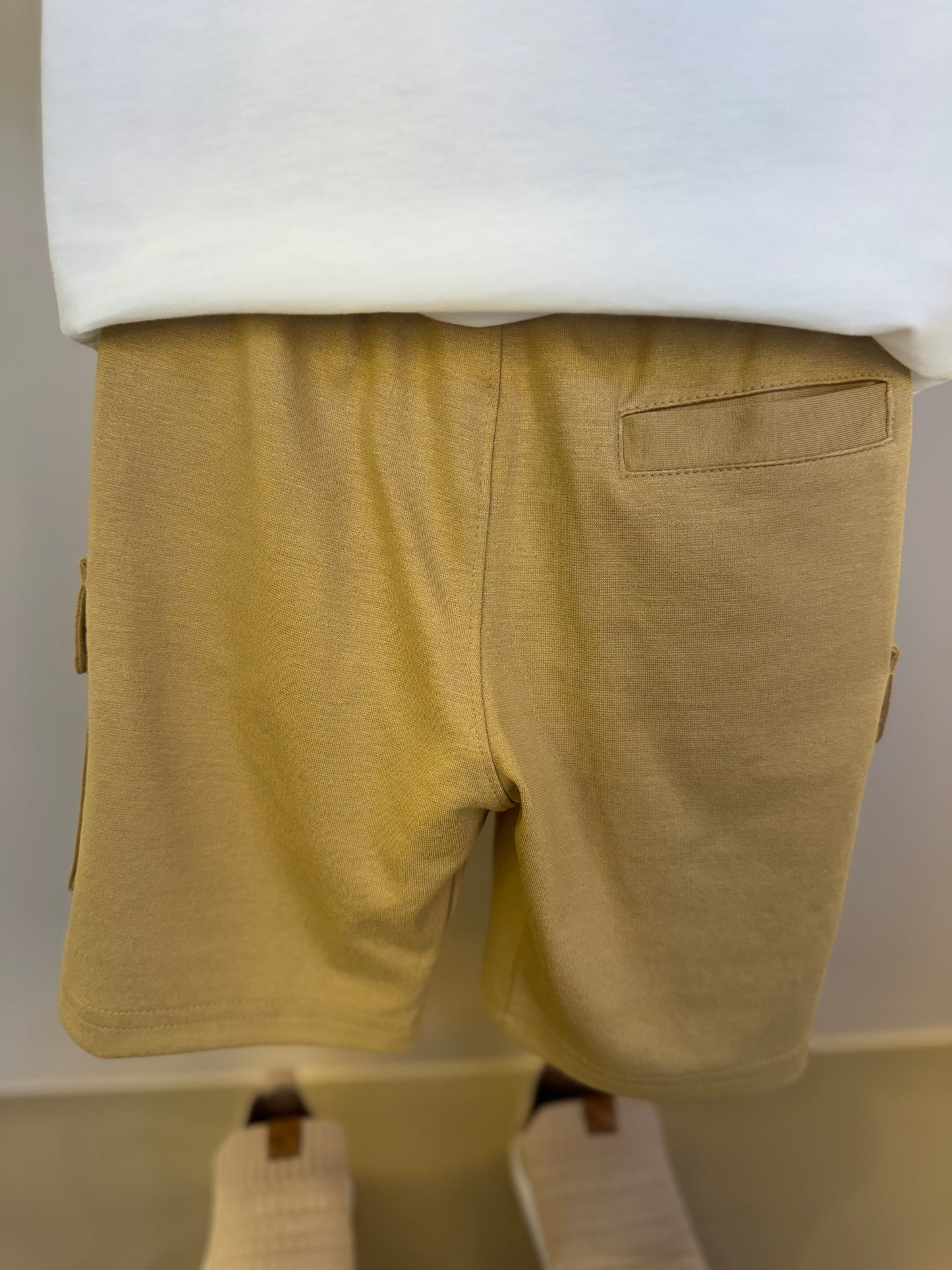 Conjunto Infantil Camiseta Algodão Teddy Natal MC e Bermuda Ponto Roma Bolsos Cargo Bege - Dame