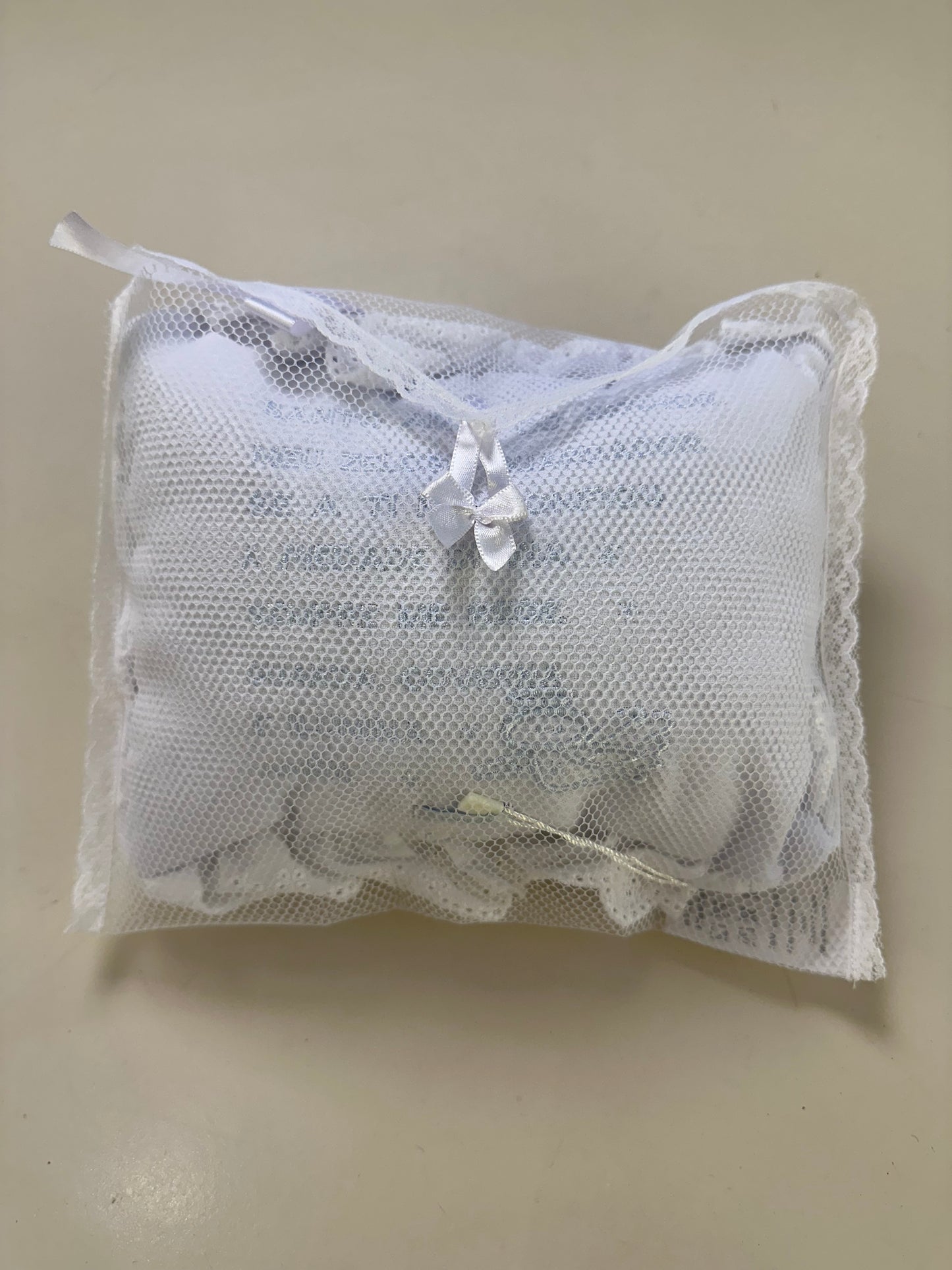 Almofada Bebê Oração Santo Anjo Rendada Bordado Azul - Roana