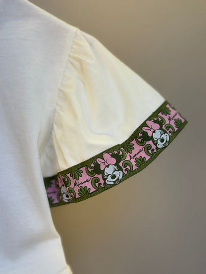 Conjunto Infantil Blusa Minnie Faixa Estilizada e Shorts Minnie Mouse Verde Forest - Animê