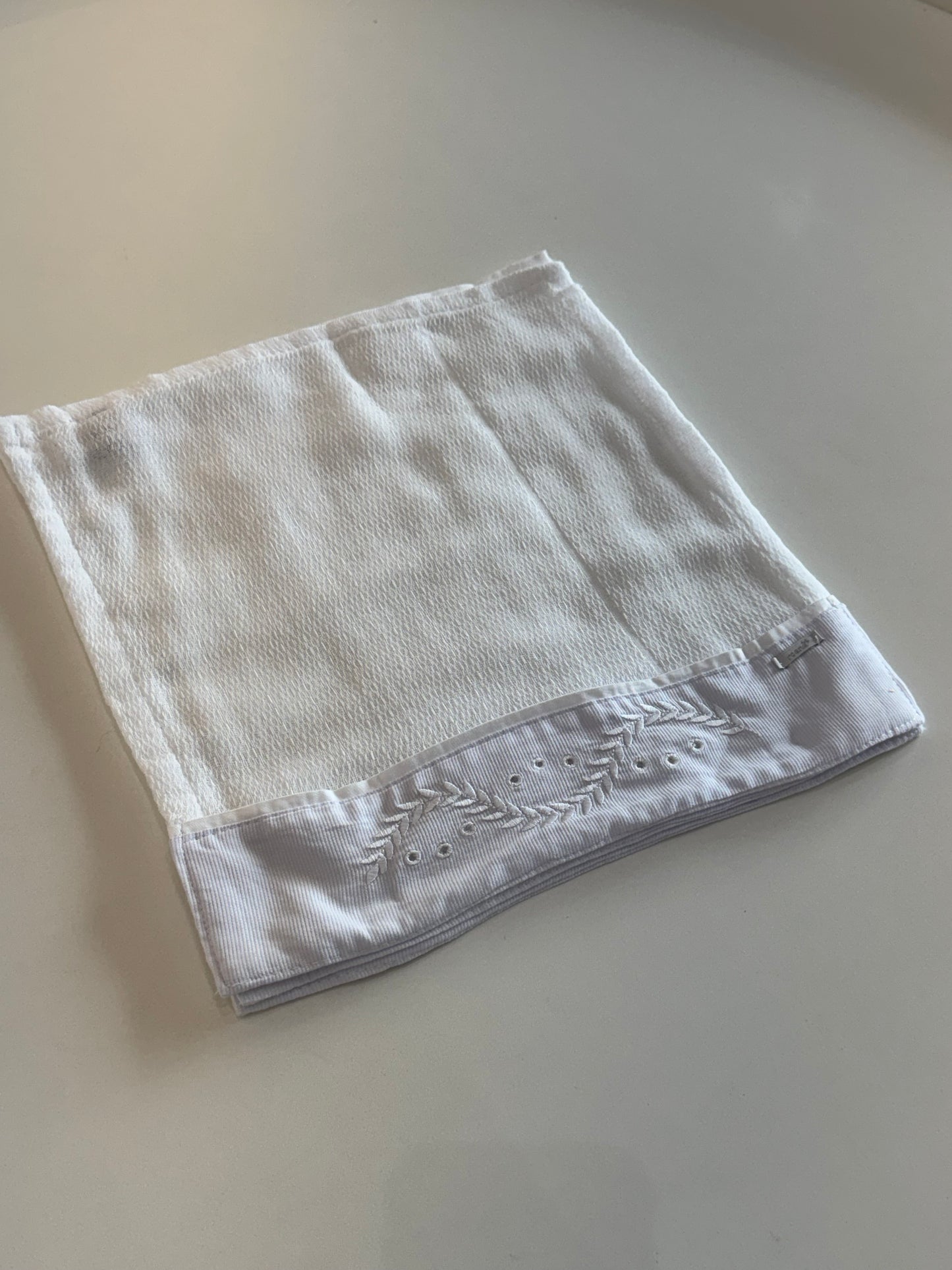 Kit 3 Fraldinhas Boca Bebê Luxo Bordadas Ramos Branco - Roana