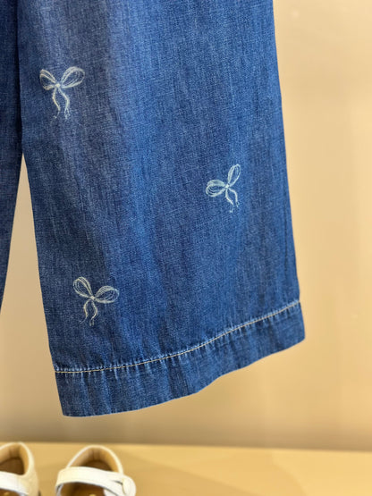 Conjuto Infantil Camisa Algodão Lacinhos Bordados e Calça Jeans - Pituchinhus