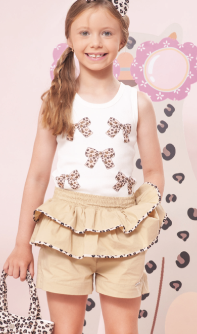 Conjunto Infantil Regata Off White Estampa em Laços de Onçinha com Strass Short BegeTricoline Babados  - Pituchinhus
