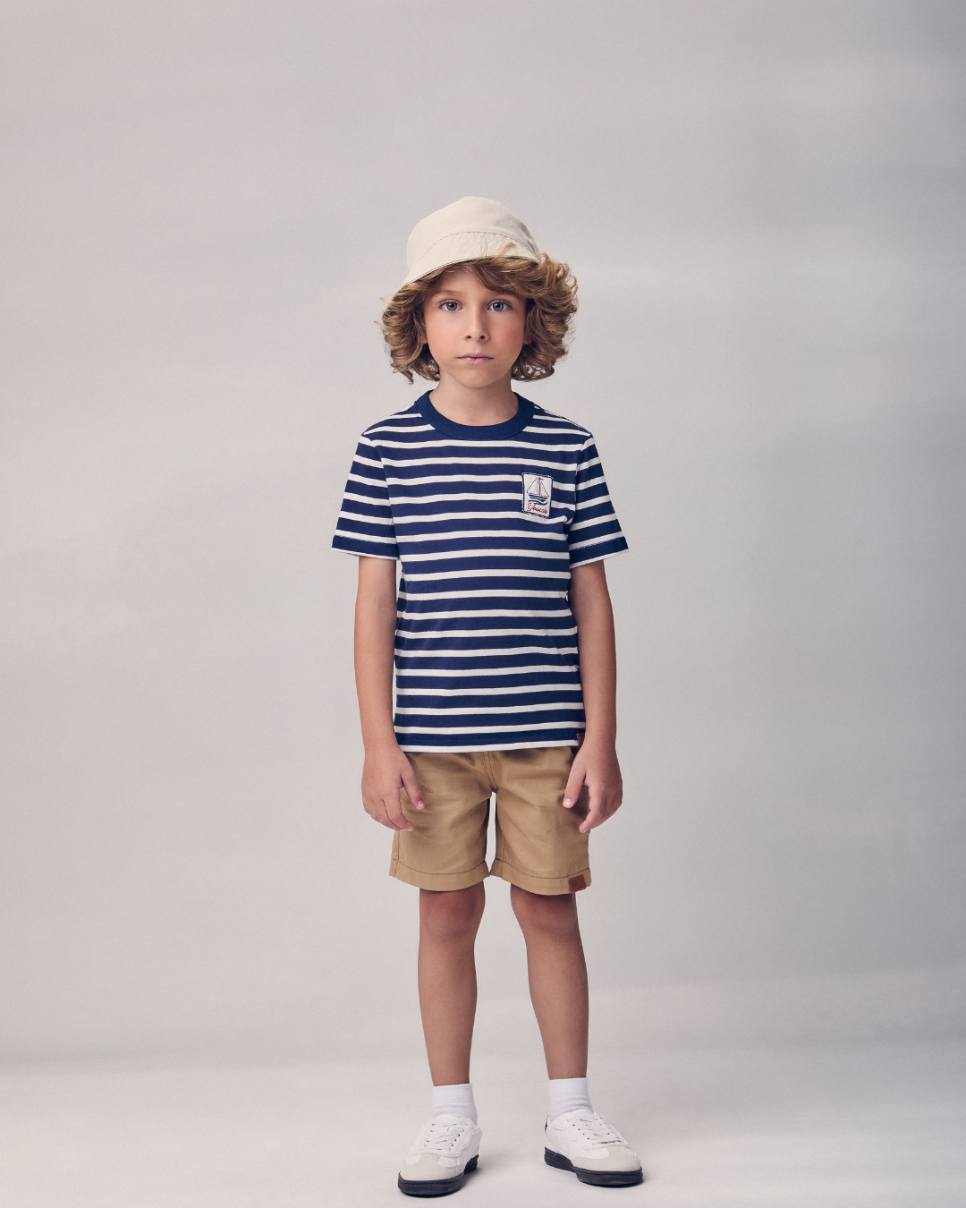 Conjunto T-Shirt Listrada e Bermuda Bege - Youccie