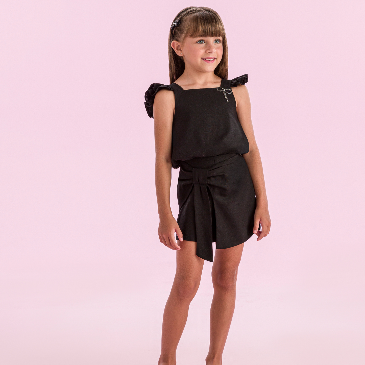 Conjunto Infantil Linho Blusa e Shorts-saia Preto Laço Strass - Petit Cherie