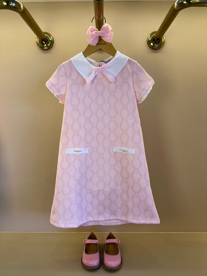 Vestido infantil Monograma Rosa com Gola Lacinho - Infanti