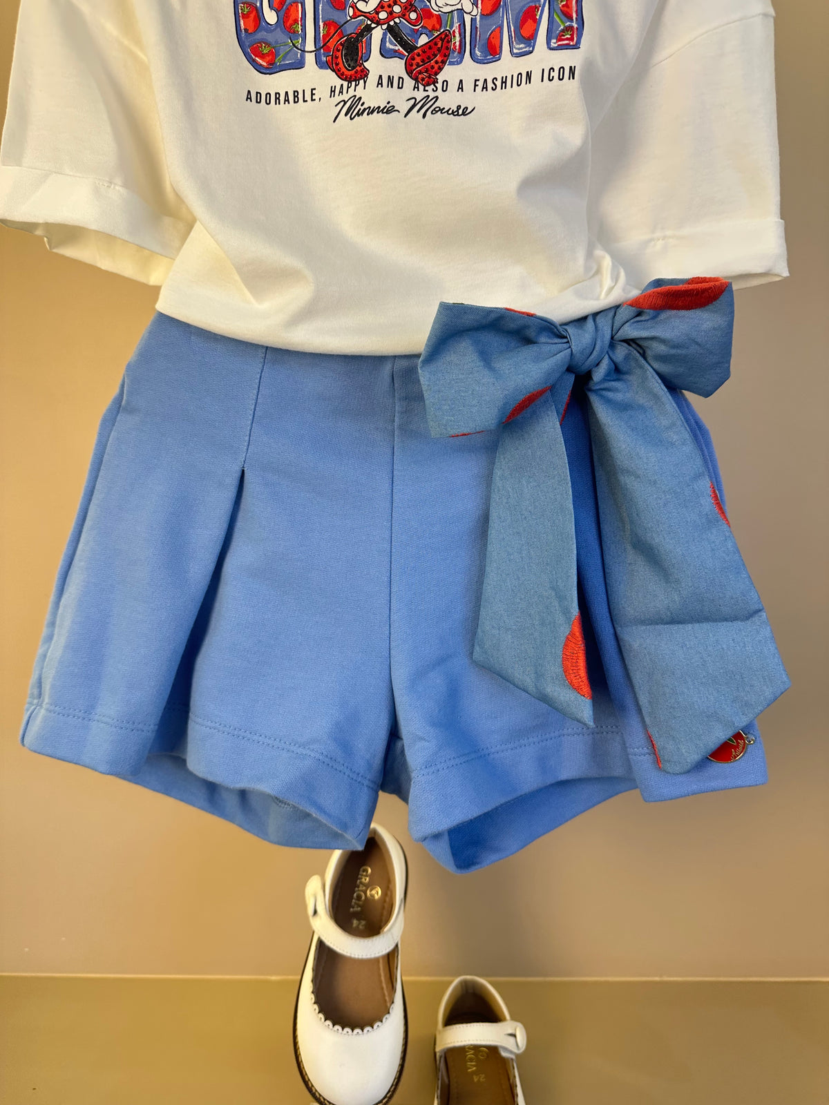 Conjunto Infantil Blusa Infantil Minnie Estampa de Tomate e Saia Shorts Infantil Laço Bordado de Tomate - Animê
