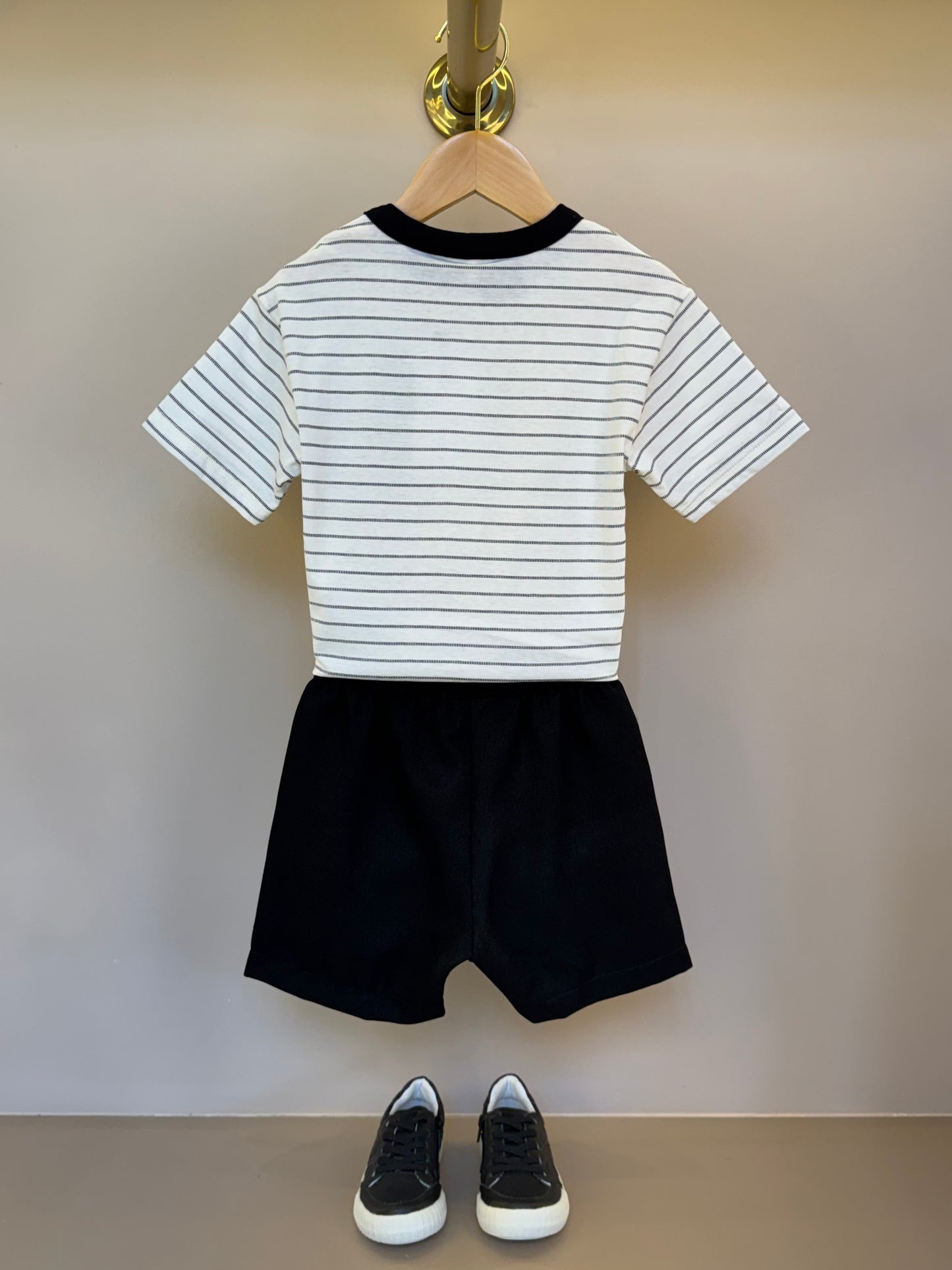 Conjunto Infantil Camiseta Listrada Mickey e Bermuda Sarja Preta - Youccie