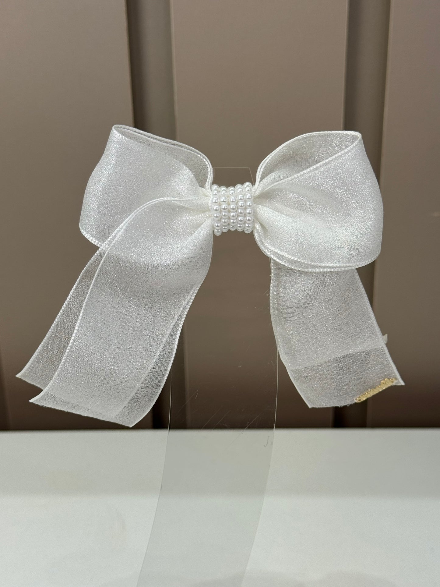 Laço Infantil Organza Branco Miolo Pérolas - Roana