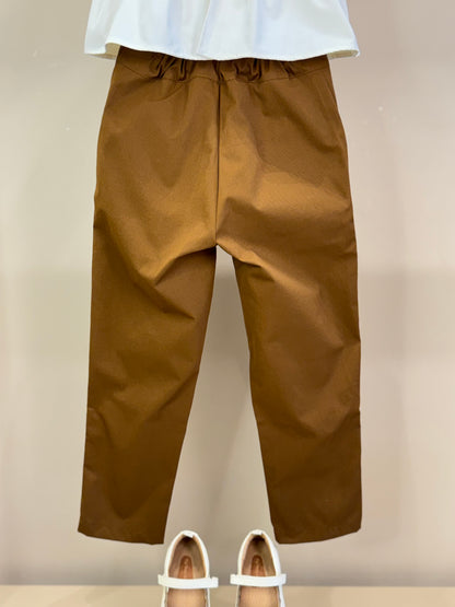 Conjunto Infantil Bata Bordada À Mão e Calça Alfaiataria Terracota - Luluzinha