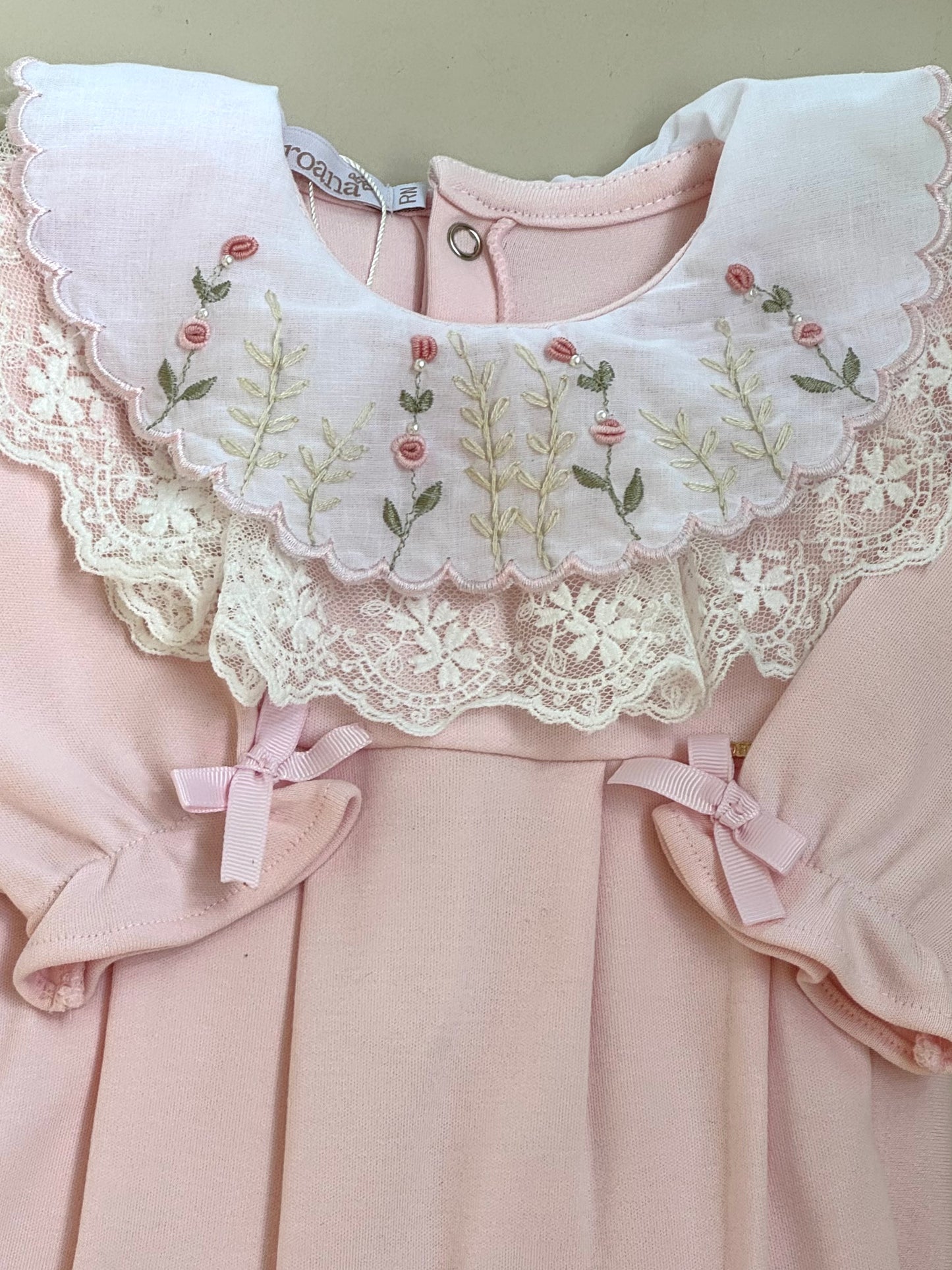 Saída de Maternidade Luxo Algodão Rosa Gola Bordada Manta Rendada - Roana