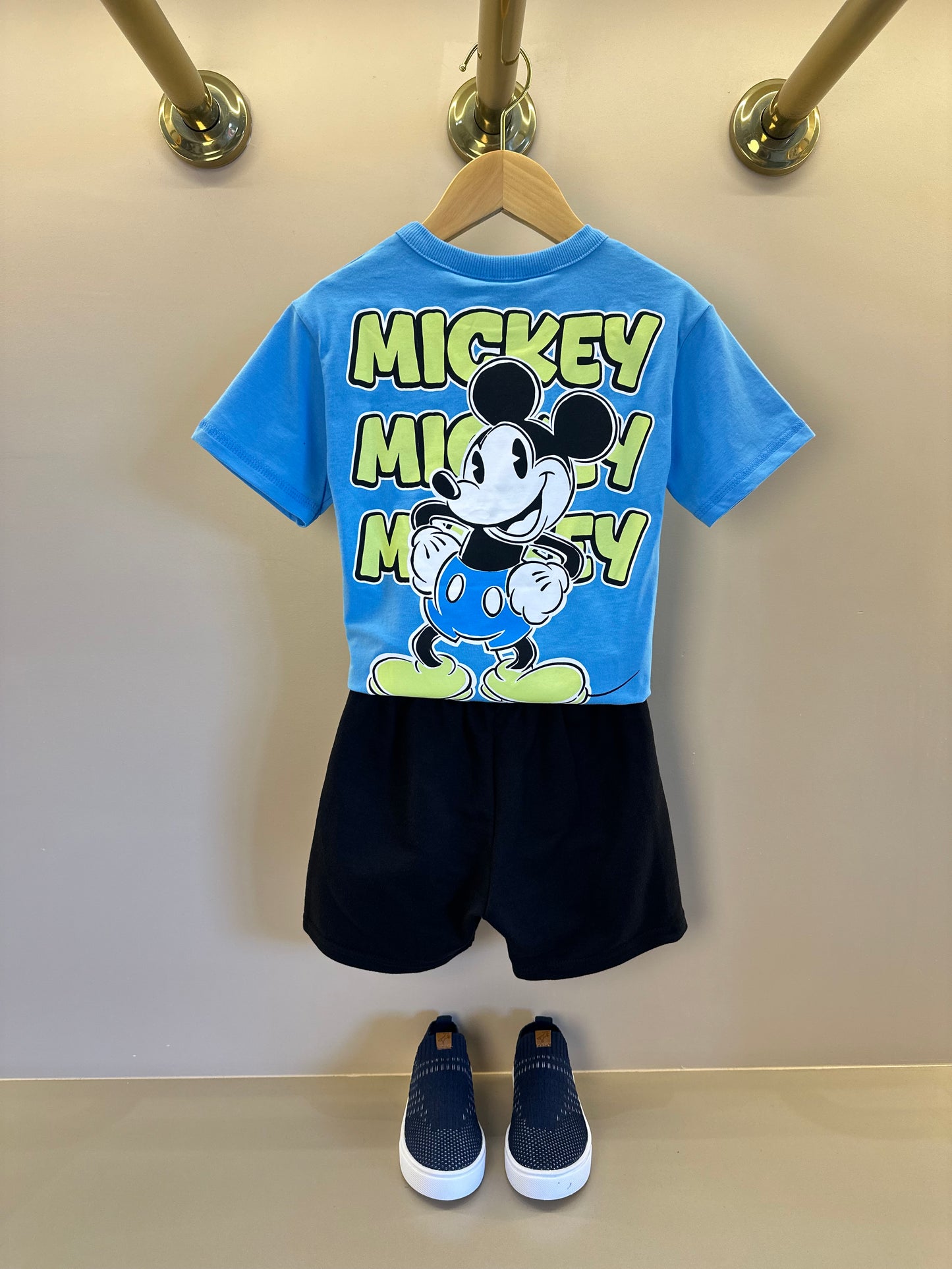 Conjunto Infantil Camiseta Mickey Azul Celeste e Bermuda Moletom Preta - Youccie