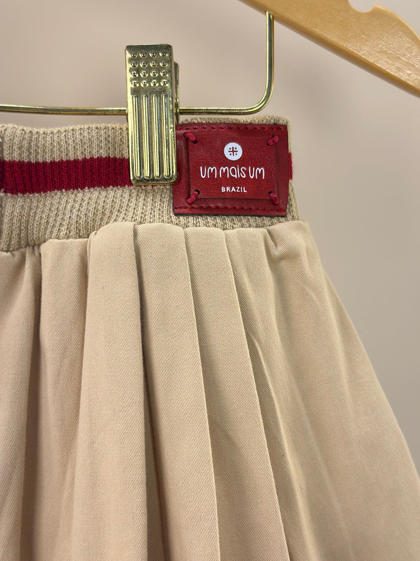 Saia-shorts Infantil Sarja Pregas Cós Tricot Bege - Um Mais Um