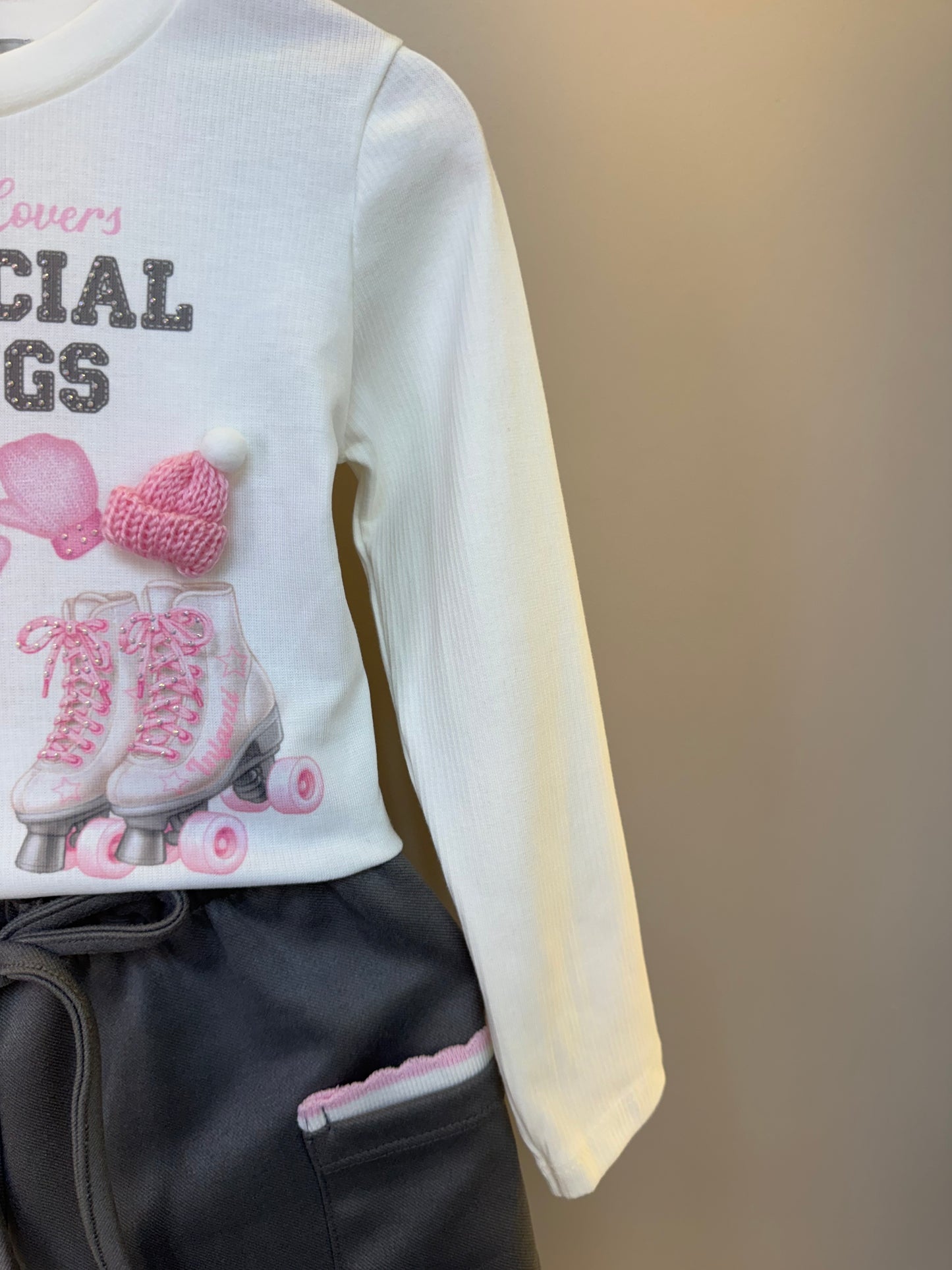 Conjunto Infantil Blusa ML Essential Things e Shorts Cinza Claro - Infanti