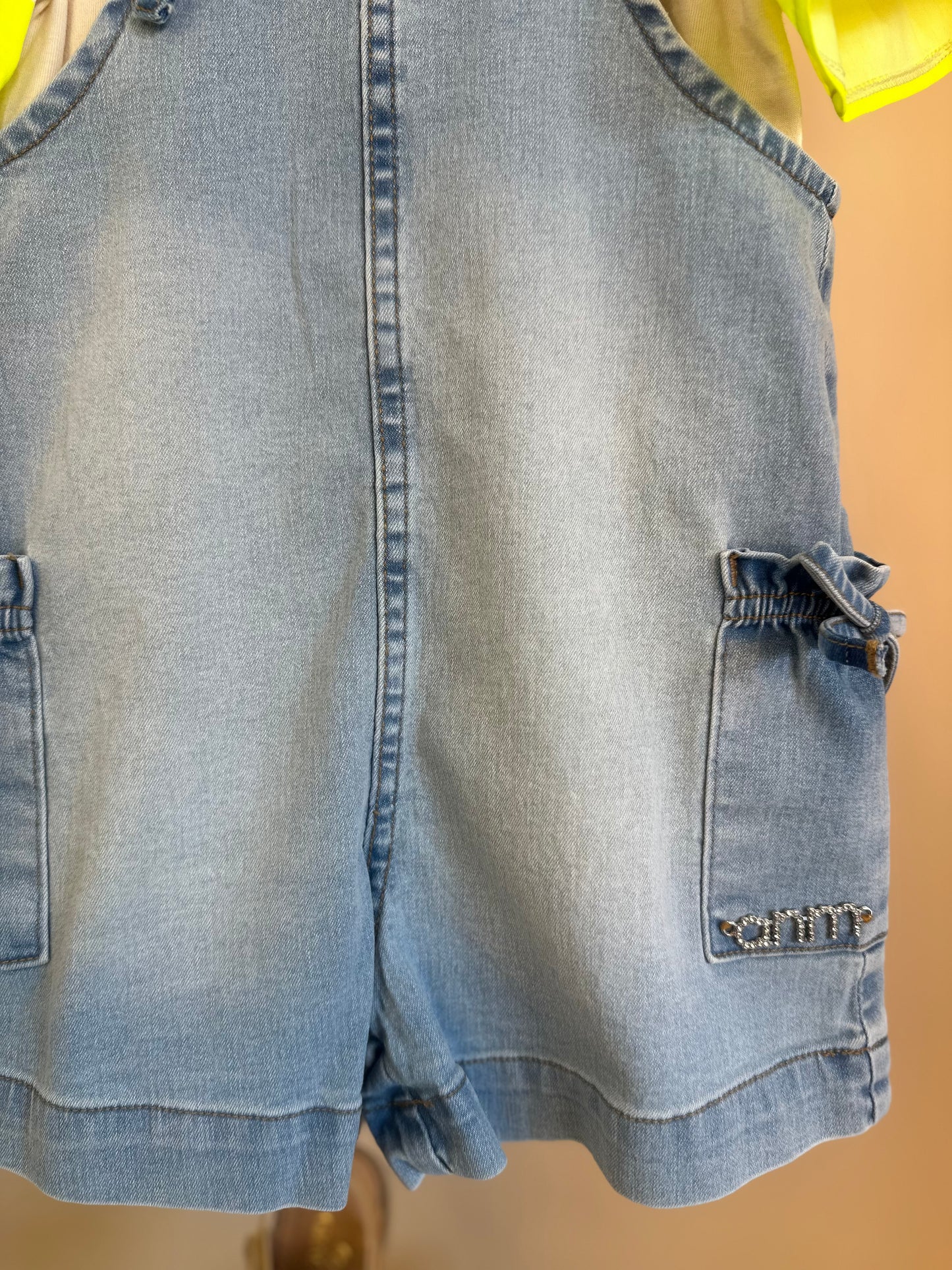 Jardineira Infantil Jeans Claro com Blusa Mangas Frutas - Animê