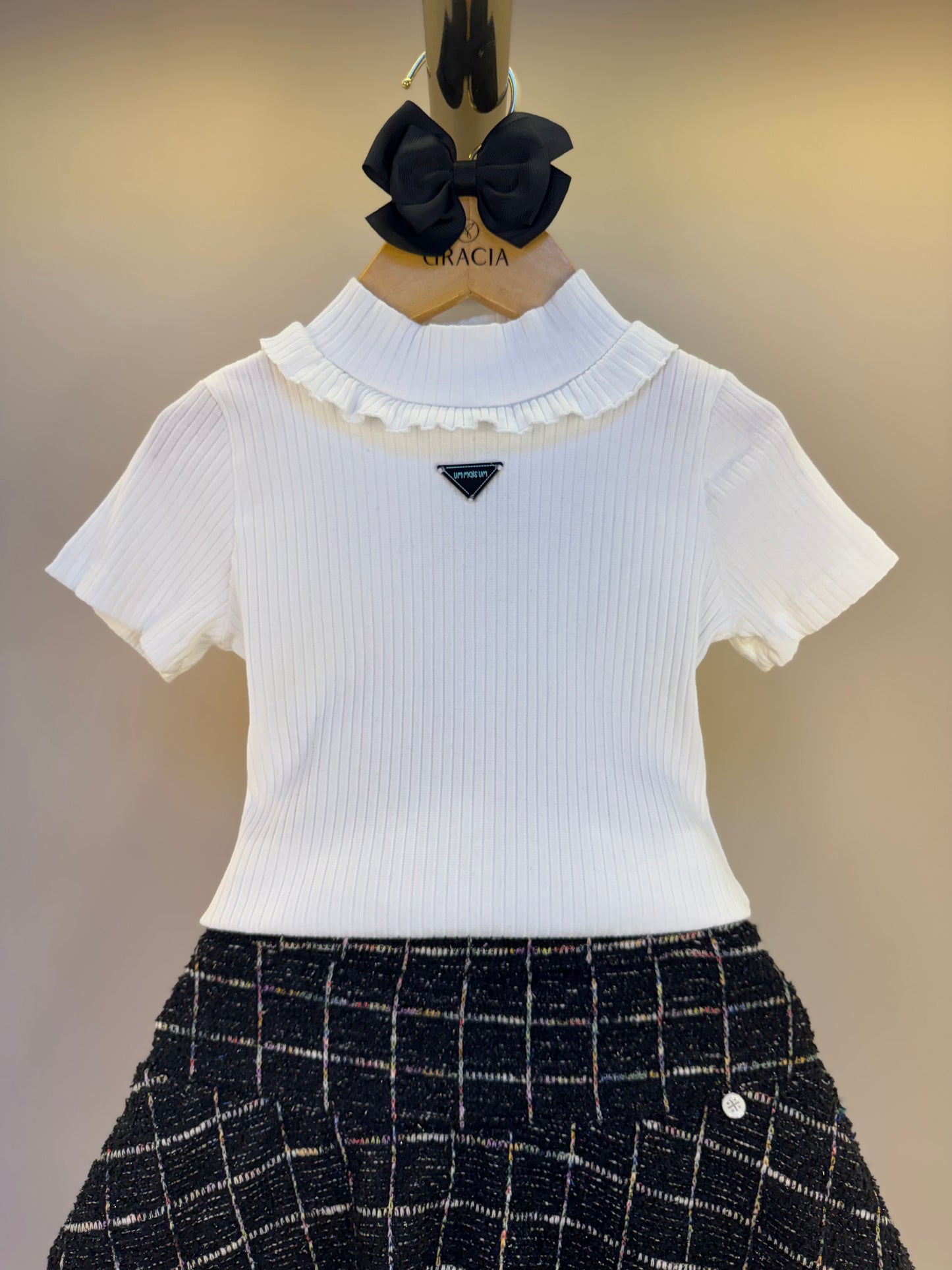 Conjunto Infantil Blusa Gola Babado e Short Tweed Xadrez- Um Mais Um