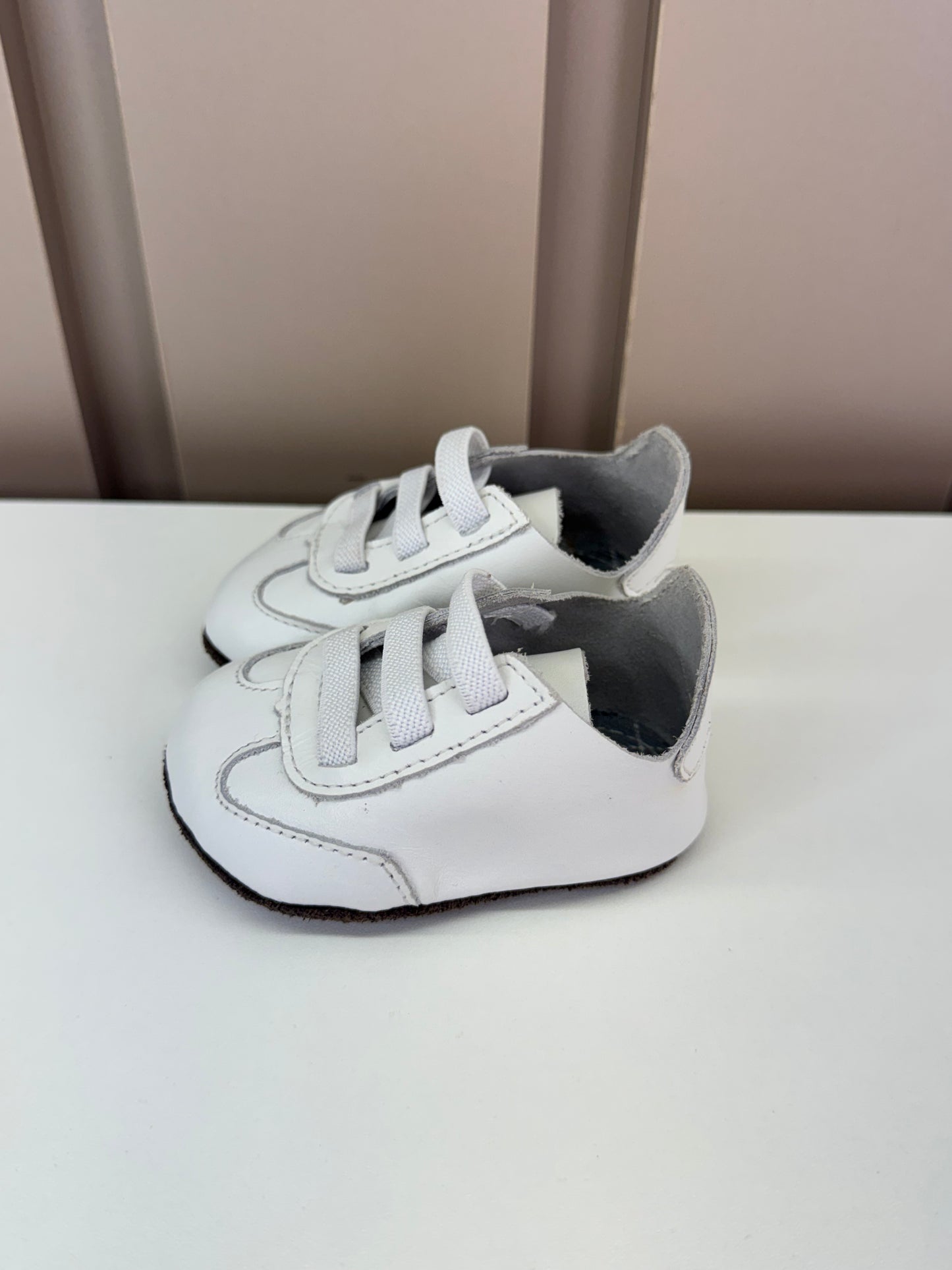 Sapato Bebê Couro Bola Branco - Petit Cheval