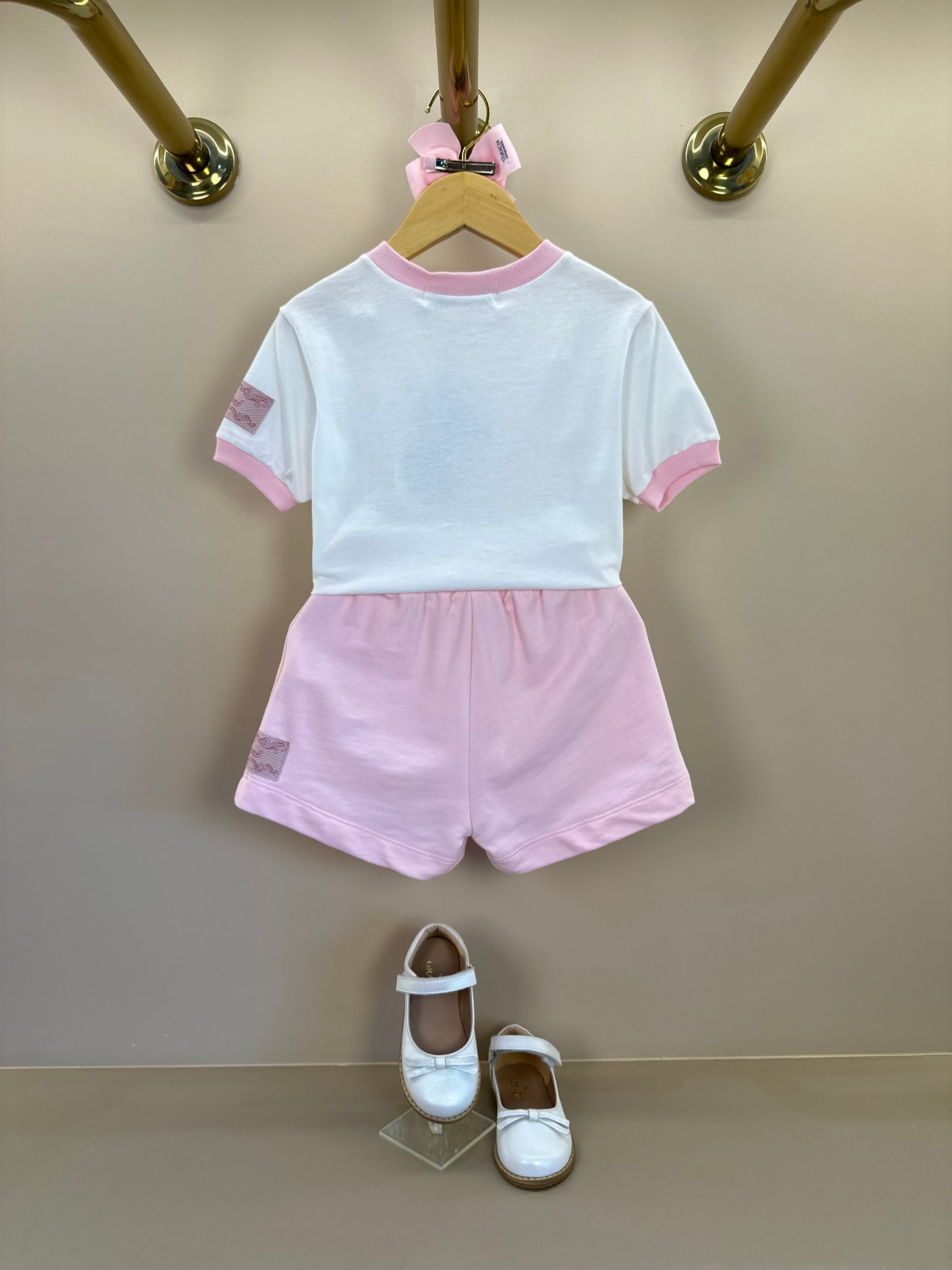 Conjunto Infantil Blusa Perolada Ballet Core Shorts e Laço Rosa - Animê Petite