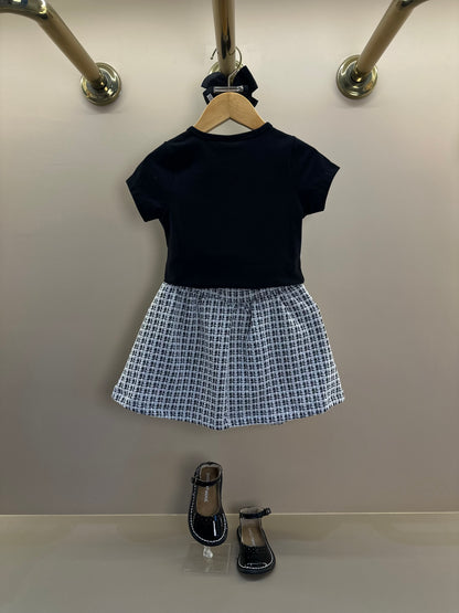 Conjunto Infantil Blusa Amazing Things Happen e Saia Tweed Preto - Momi