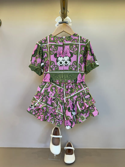 Conjunto Infantil Blusa e Shorts Maxi Minnie Barrado Rosa e Verde Forest - Animê PRÉ-VENDA