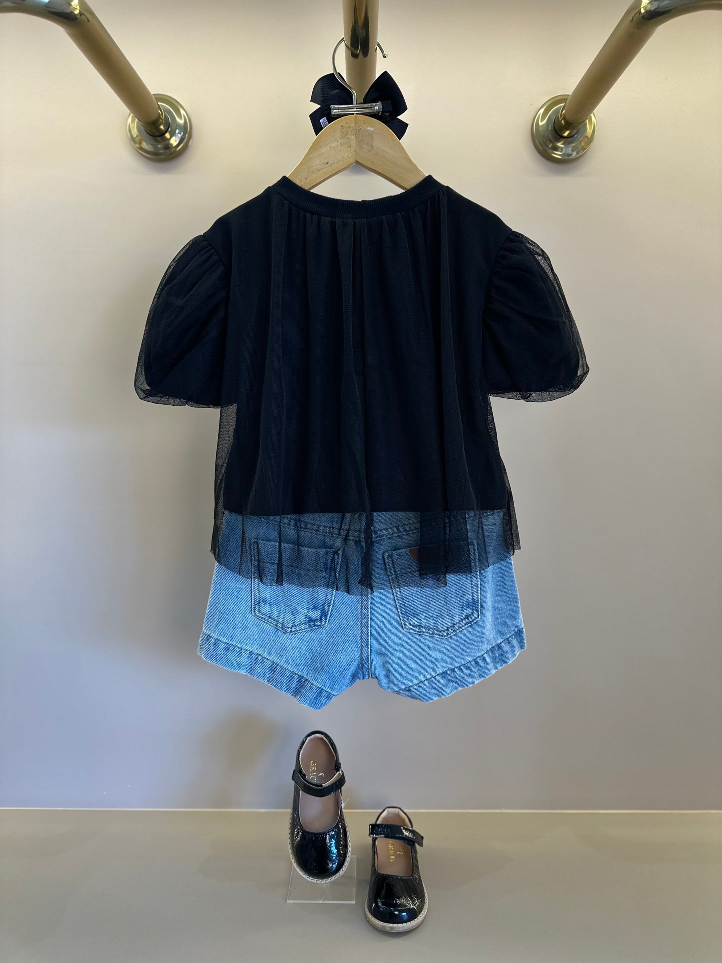 Conjunto Infantil BlusaTule Laço Veludo Preta e Shorts Jeans Laço Preto - Animê