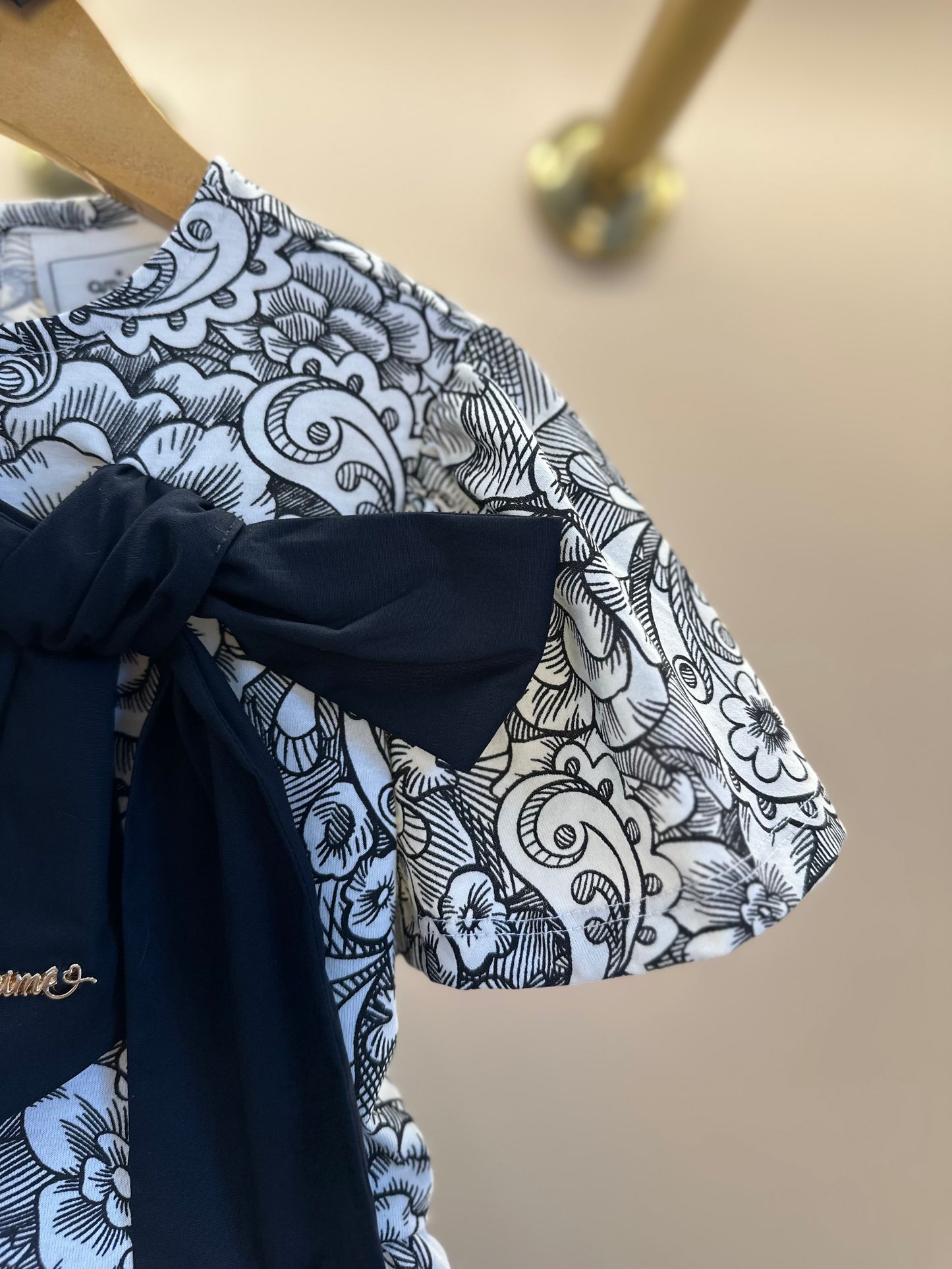 Conjunto Infantil Blusa e Saia Floral Paisley Laço Preto - Animê