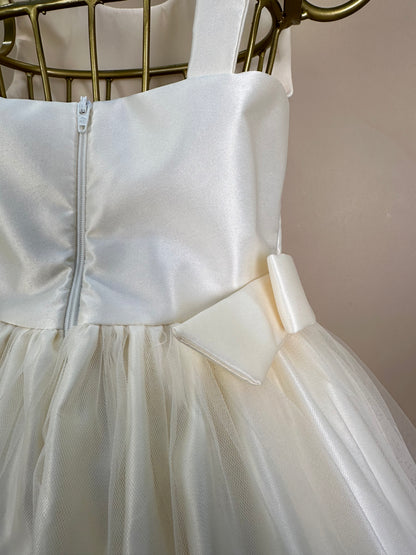 Vestido Infantil Laços Laterais Bordado e Pérolas Creme - Petit Cherie