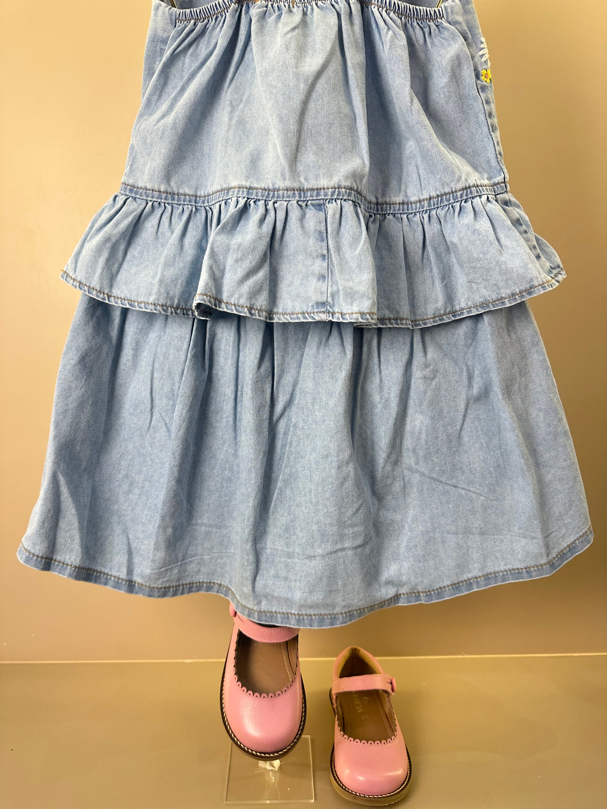 Conjunto Infantil Jeans Blusa Bordado Floral e Shorts Saia - Animê